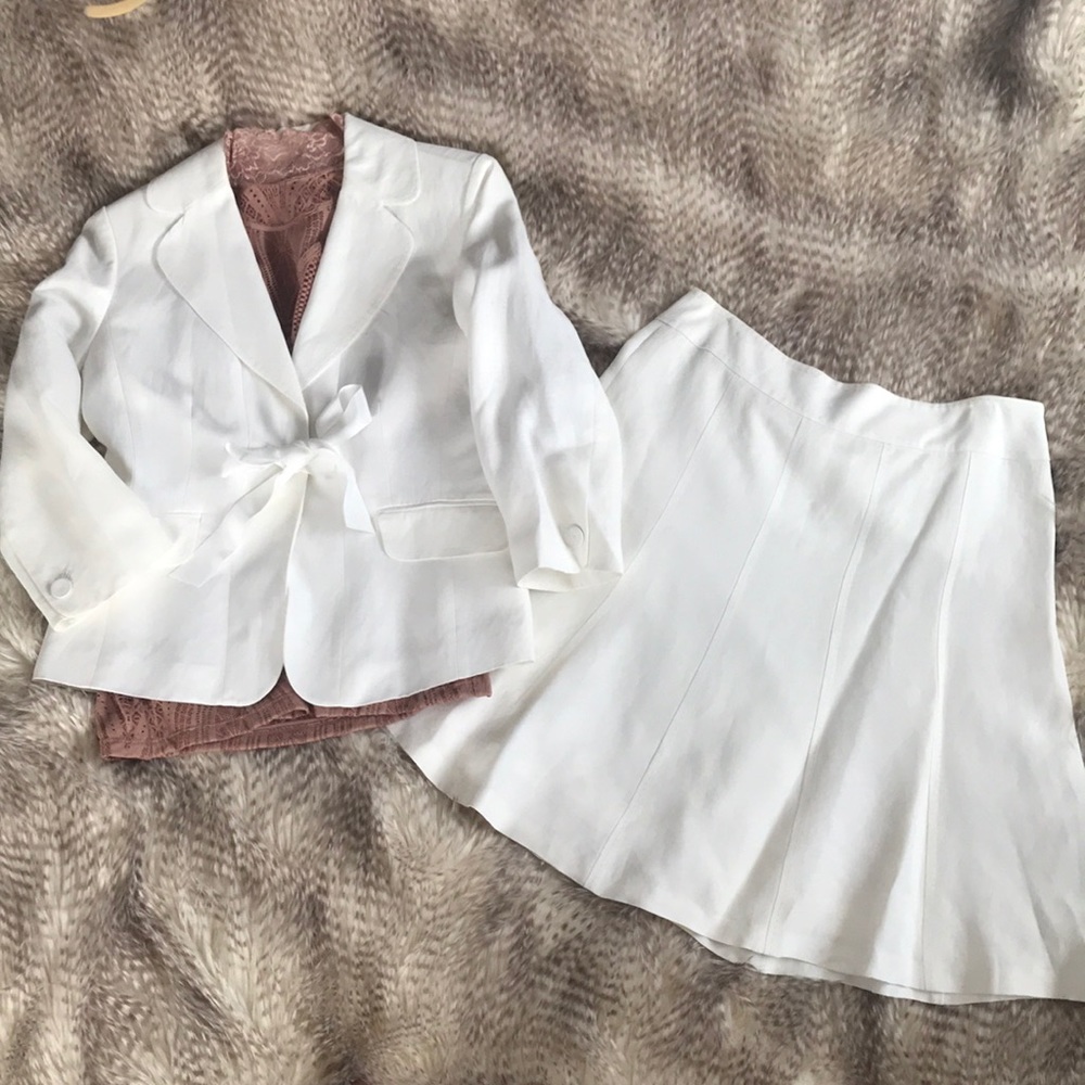 Gorgeous white skirt suit!